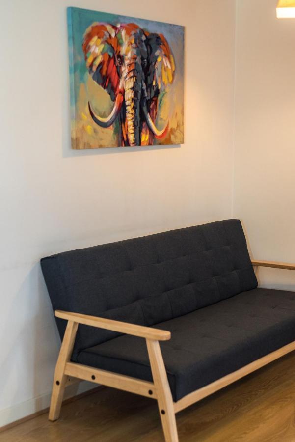 Elegant 2 Bedroom City Centre Apartment - Free Parking - Private Balcony EDI Eksteriør billede
