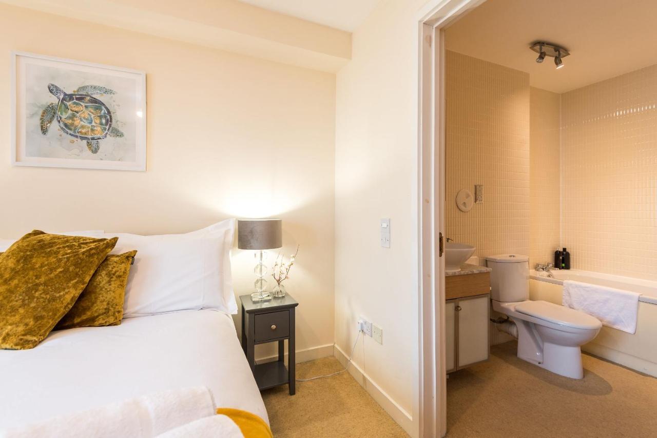 Elegant 2 Bedroom City Centre Apartment - Free Parking - Private Balcony EDI Eksteriør billede