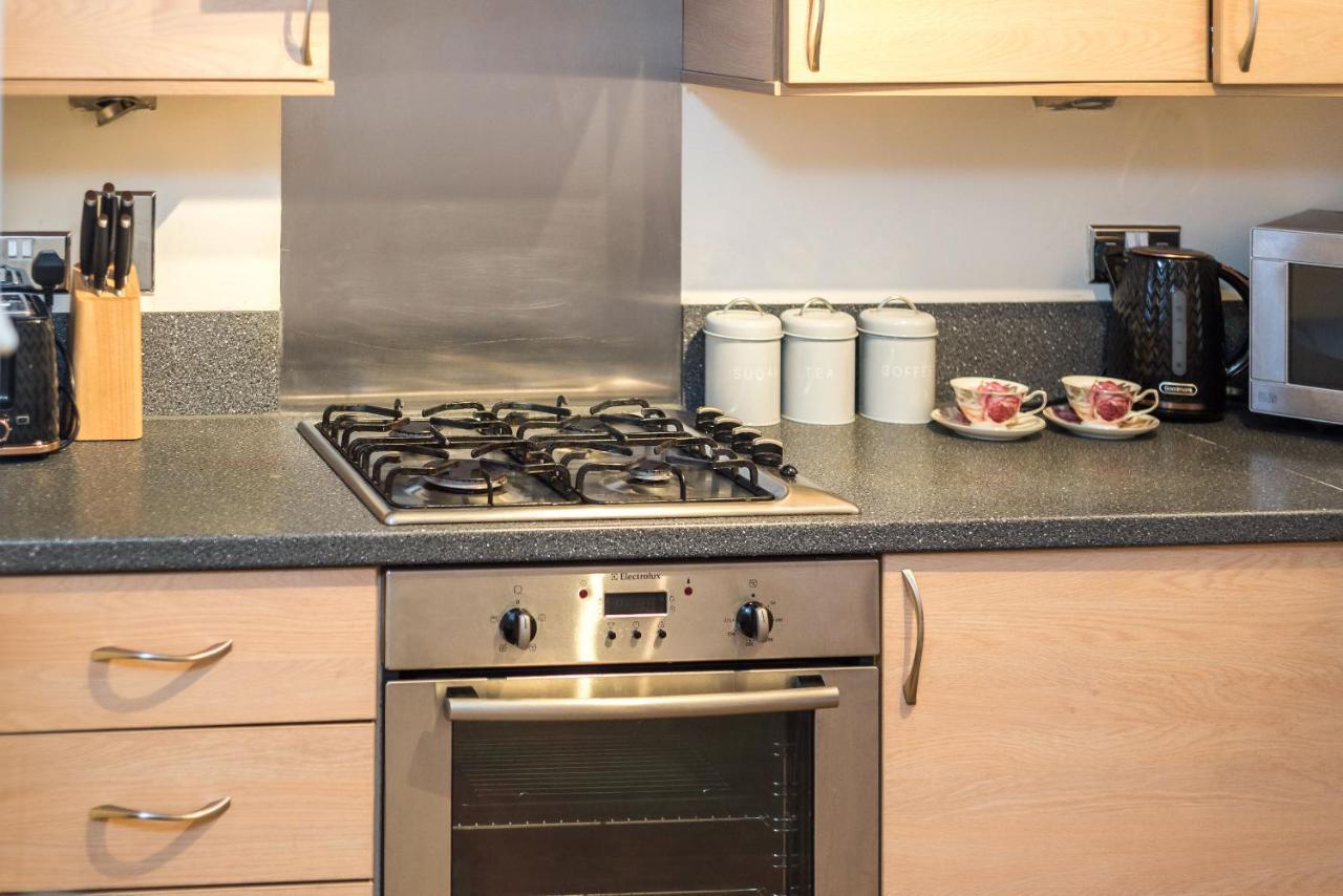 Elegant 2 Bedroom City Centre Apartment - Free Parking - Private Balcony EDI Eksteriør billede