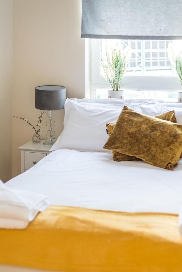 Elegant 2 Bedroom City Centre Apartment - Free Parking - Private Balcony EDI Eksteriør billede