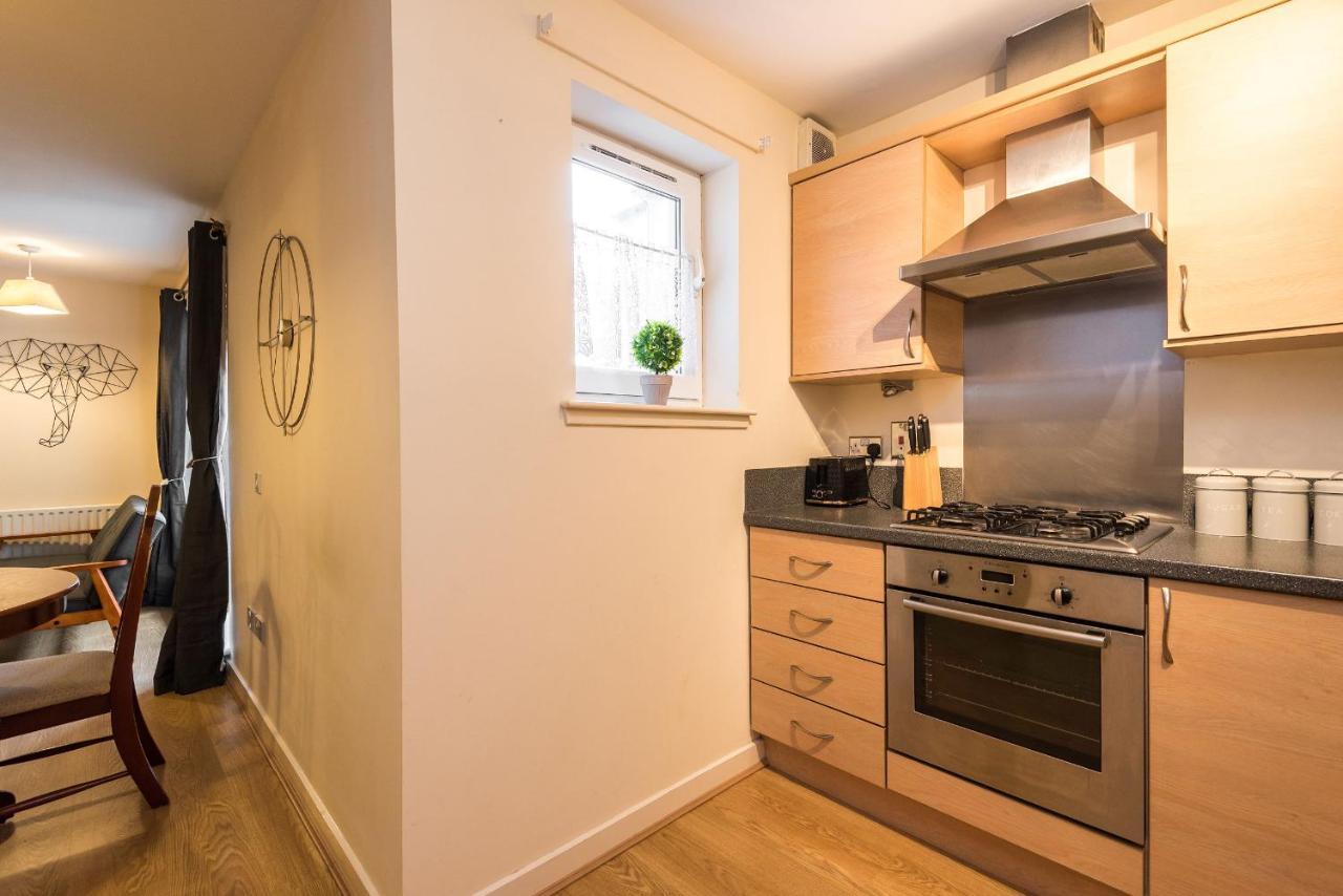 Elegant 2 Bedroom City Centre Apartment - Free Parking - Private Balcony EDI Eksteriør billede