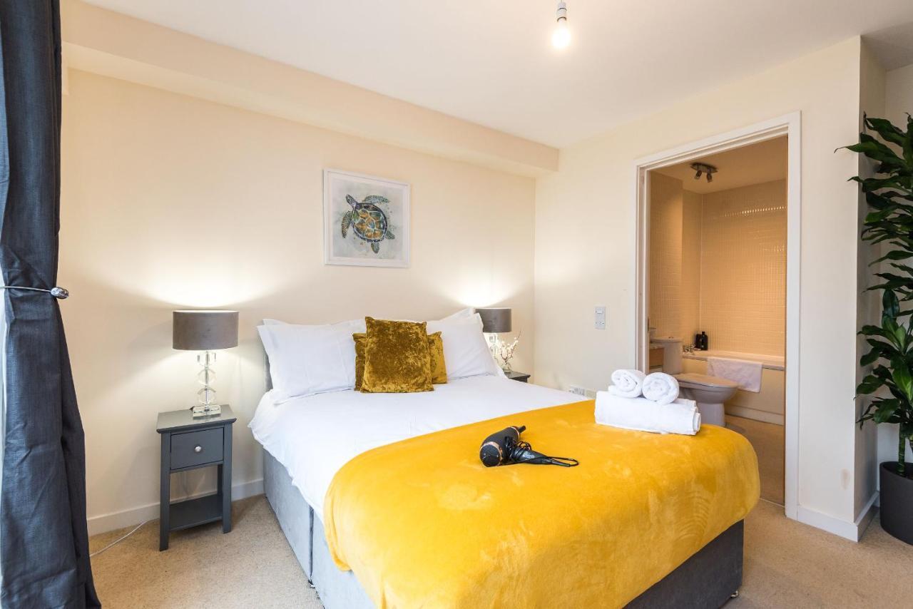 Elegant 2 Bedroom City Centre Apartment - Free Parking - Private Balcony EDI Eksteriør billede