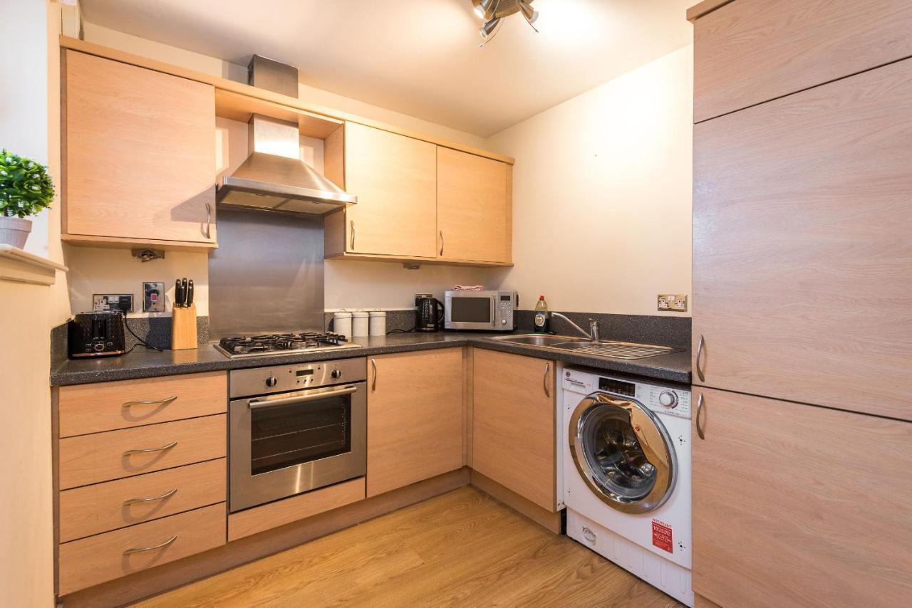 Elegant 2 Bedroom City Centre Apartment - Free Parking - Private Balcony EDI Eksteriør billede