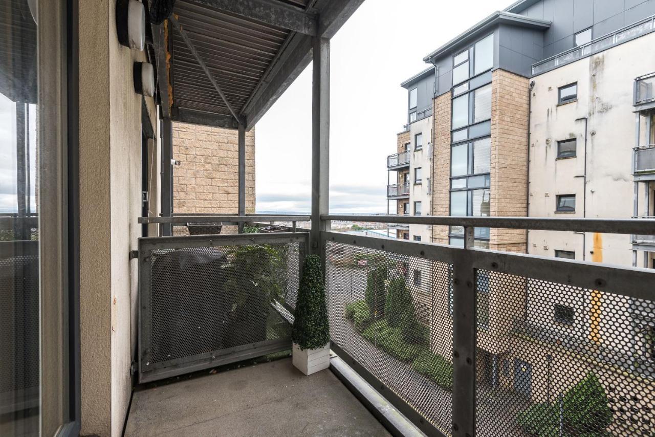Elegant 2 Bedroom City Centre Apartment - Free Parking - Private Balcony EDI Eksteriør billede