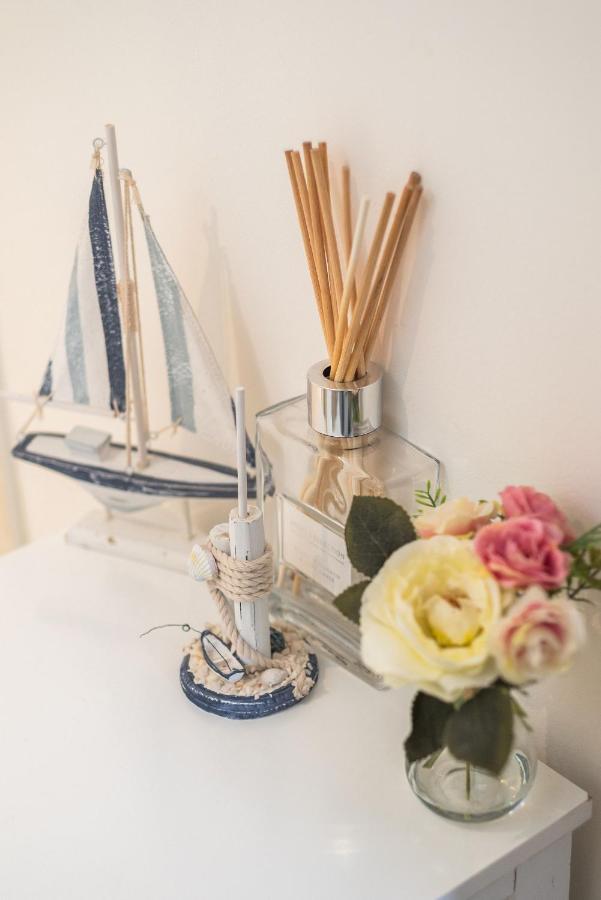 Elegant 2 Bedroom City Centre Apartment - Free Parking - Private Balcony EDI Eksteriør billede