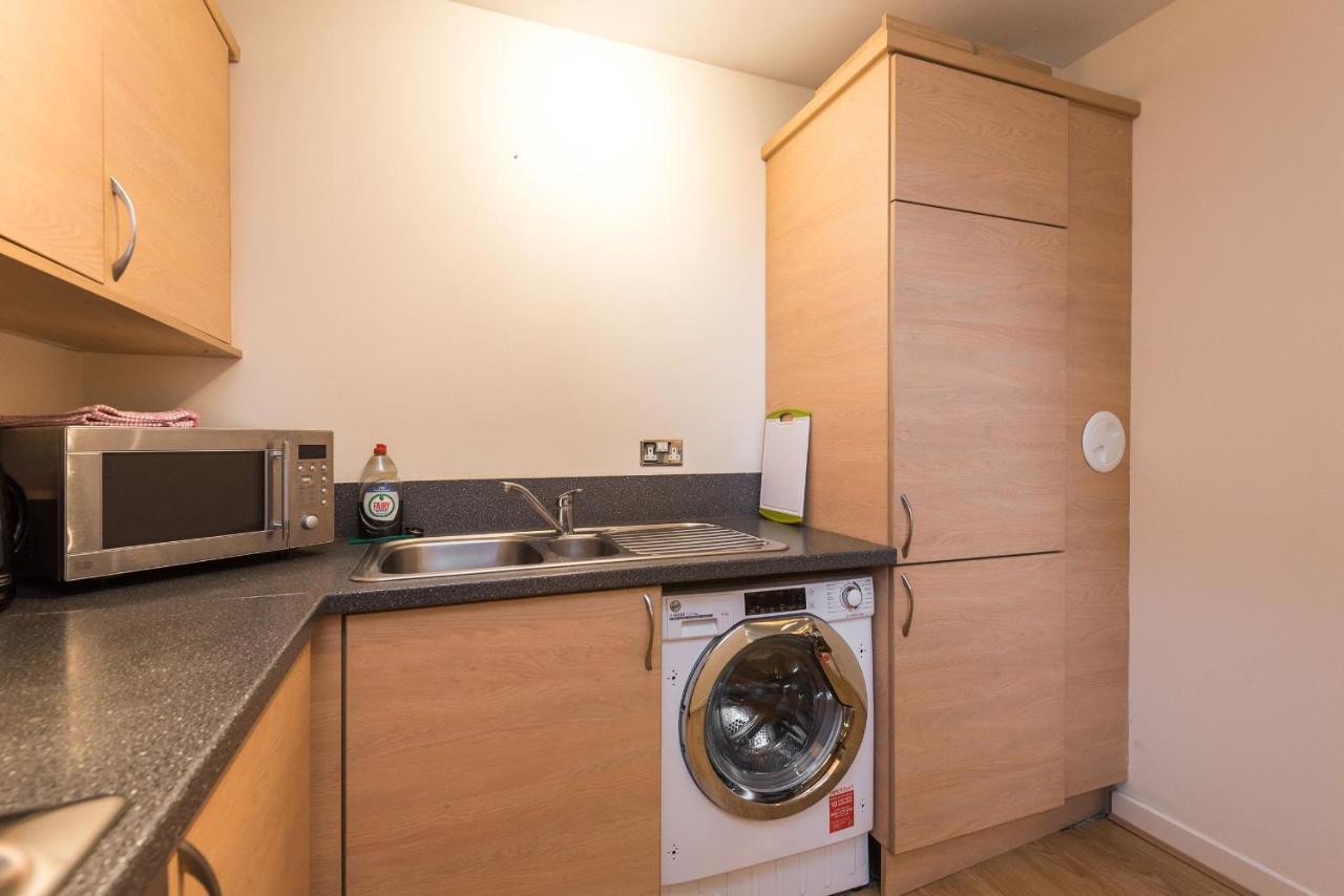 Elegant 2 Bedroom City Centre Apartment - Free Parking - Private Balcony EDI Eksteriør billede