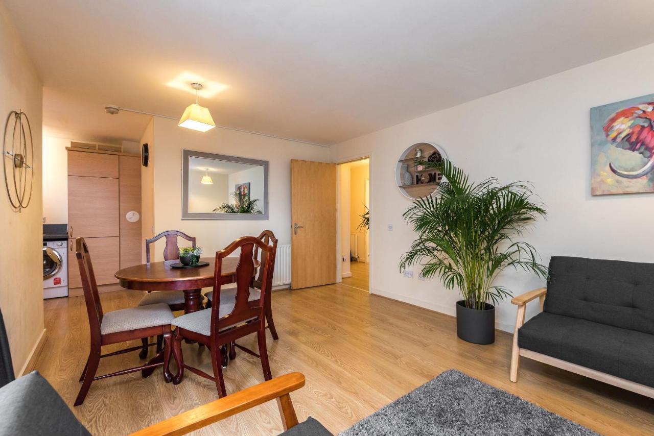 Elegant 2 Bedroom City Centre Apartment - Free Parking - Private Balcony EDI Eksteriør billede
